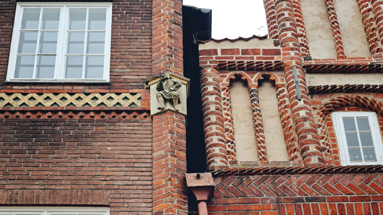 Lime repointing London traditional masonry repair