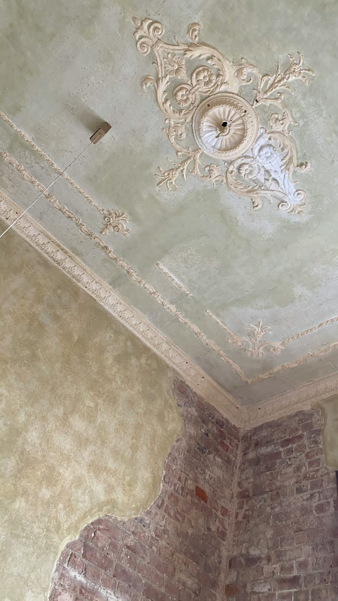 Lime plastering London traditional wall repair